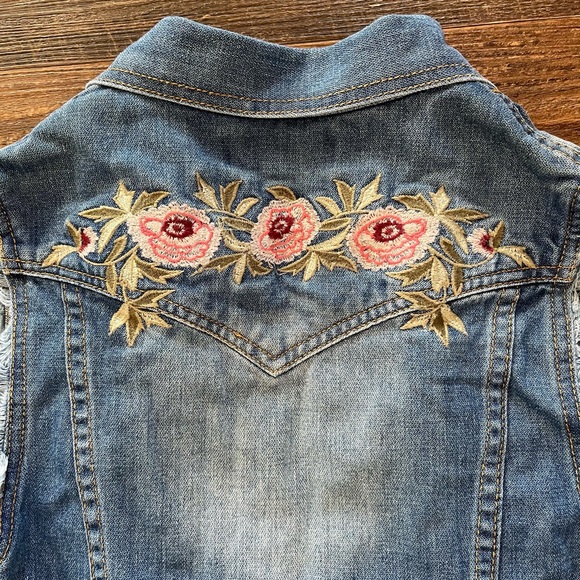 Embroidered Jean vest - Picture 3 of 5
